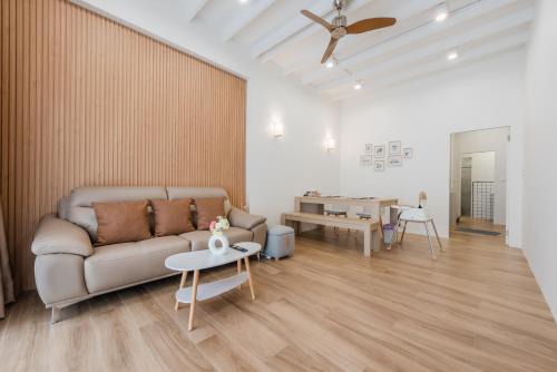 Wat Bowon Niwet Casa | The Urban478 Modern&Cozy Stay