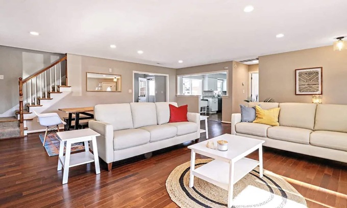 Northeast Virginia Beach Casa | The VIBE House with POOL!