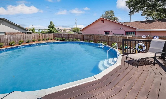 Westside Casa | The Vibe Retreat Pool Hot Tub Gameroom Firepit