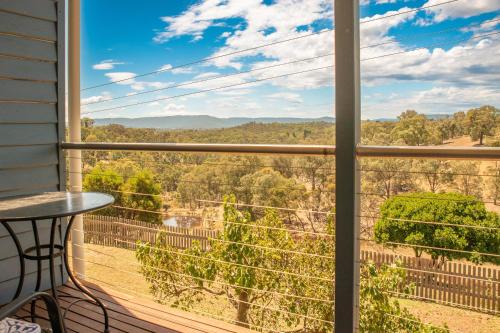 Panton Hill Apartamento | The views!Lovely apartment on acreage with magnificent views, dog friendly