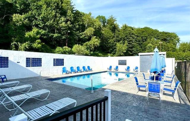 Gilford Apartamento | The Village at Paugus Bay Condo!