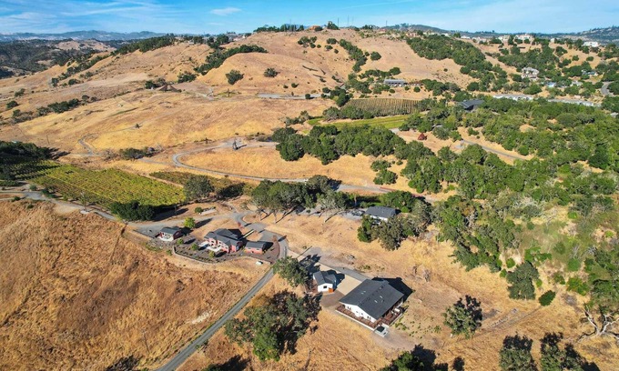 Santa Rosa Casa | The Vineyard Estate at Paradise Ridge by Kohmsa