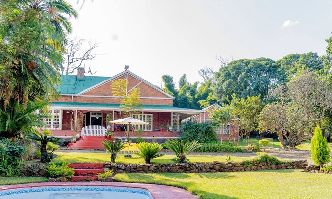Blantyre Otro | The Vintage Manor