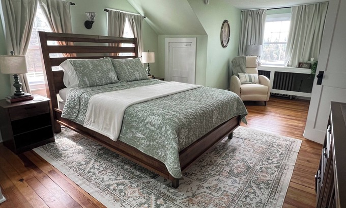 Elizabethtown Casa | The Vintage on Market, w/Pool, near Hershey, Ironstone Ranch & Spooky Nook