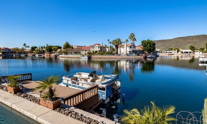 Arrowhead Lakes Casa | The Vistas - Lakefront Luxury Home / Mountain Views, Heated Pool with Private Pontoon Boat