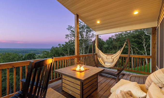 Front Royal Cabaña | The Vue - Mountain top hot tub overlooking the Shenandoah River