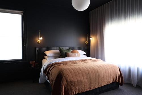 North Hobart Hotel | The Waggon Stables Boutique Accommodation