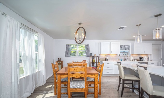 Bastrop Casa | The Walkable Cozy | 3 Bed, 2 Bath