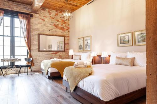 Stratford Casa | The Wallace Suite - Stratford