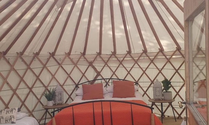 Knockaderry Cross Roads Otro | The Walled Garden Yurt