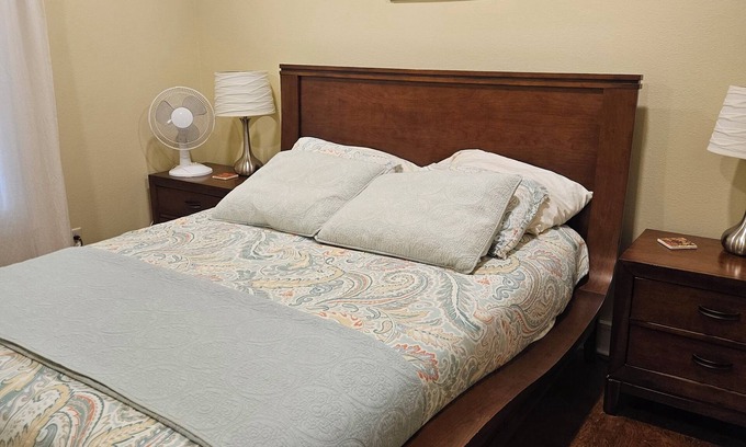 Decorah Apartamento | The Water Street Flat