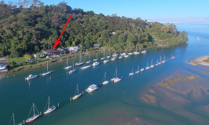 Arkles Bay Apartamento | Un apartamento privado a orillas del estuario de Weiti