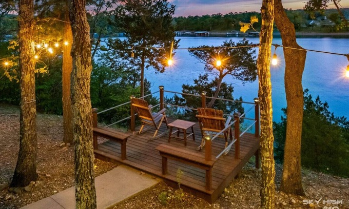 Golden Casa | The Waters Edge Oasis at Table Rock Lake