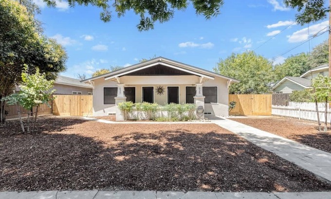 Visalia Casa | The Watson Suite Near DT Visalia, SNP!