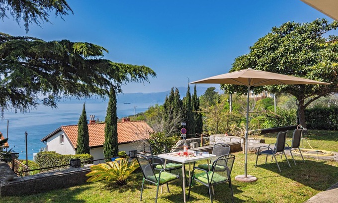 Zurkovo Apartamento | The Wave - Apt with Seaview and Garden, Kostrena, Croatia