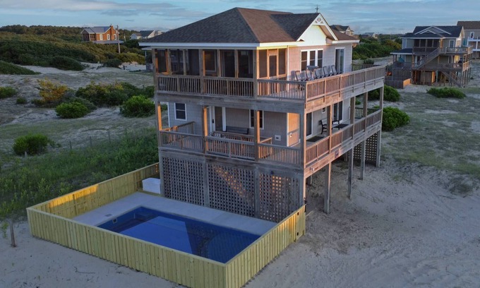Carova Beach Casa | The Weathervane Semi-Oceanfront LUXURY! Estancias de 3 días disponibles hasta el 9 de junio.