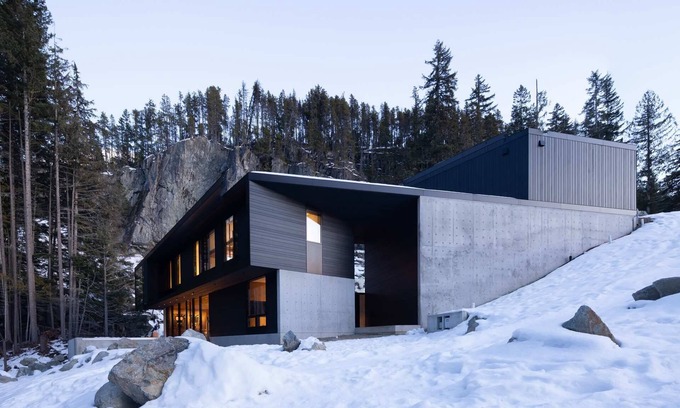 Sea to Sky Highway Casa | The Wedge by Boutique