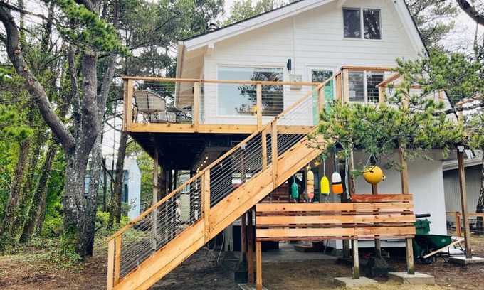 Neskowin Cabina | The Weekender | Hot Tub| Neskowin Village