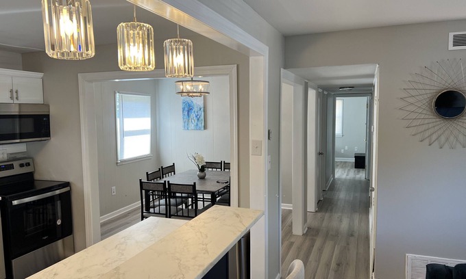 Winston - Salem Casa | The Welcoming Winston | 3BR Cozy Home & Pool Table