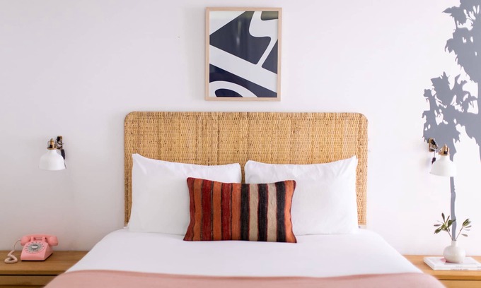 Tahquitz River Estates Hotel | Pintoresco y elegante Queen Studio at Wesley Hotel
