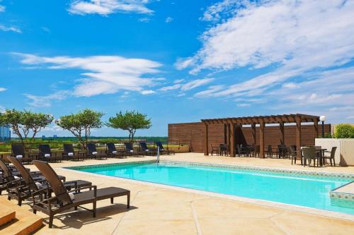 Park Central Hotel | The Westin Dallas Park Central