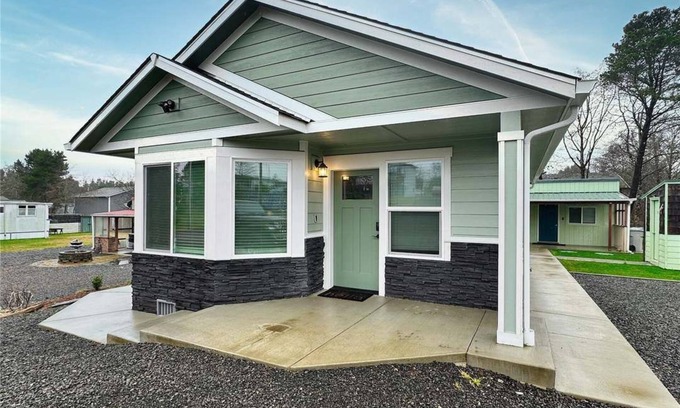 Grayland Casa | The Whaler “Walk to the beach”