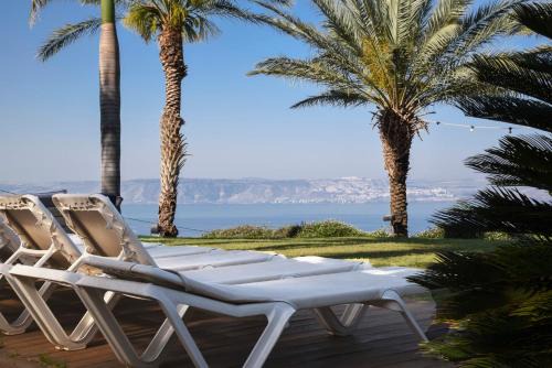 Ramot Chalet De Esquí | The White Chalet View