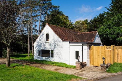 Upper Dicker Casa | The White Cottage at Gildridge + Private Hot Tub+EV