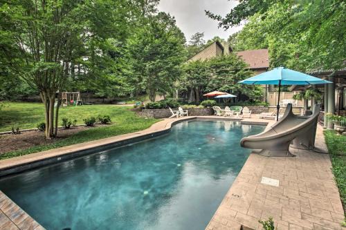 Rio Apartamento | The White Elephant Inn Getaway with Pool and Hot Tub!