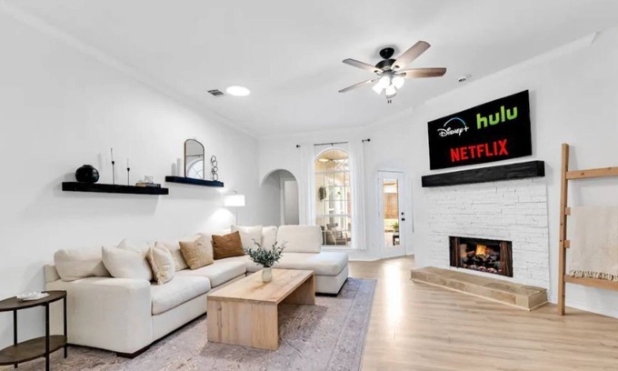 Grapevine Casa | The White Haven