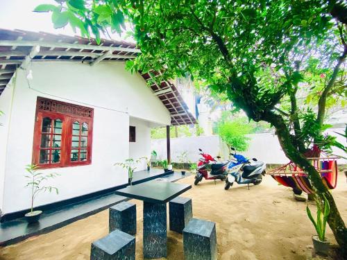 Thiranagama Villa | The White Villa