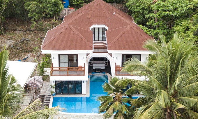 Panglao Casa | The Whitehouse by the Sea es su villa privada junto al mar.