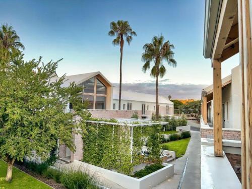 Windhoek Cama Y Desayuno | The Windhoek Luxury Suites
