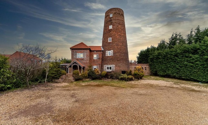 Peterborough Casa | The Windmill by TJ Serviced Property