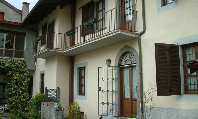 Solto Collina Casa | The wing of an old convent from the 1500s above Lake Iseo