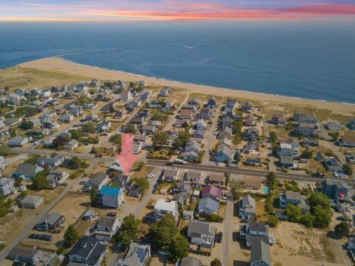 Newbury Casa | The Wishbone Steps to Beach Bunk House