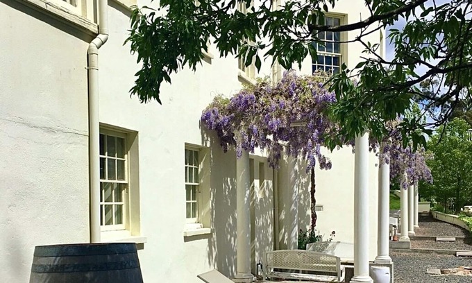 New Norfolk Hotel | The Woodbridge Waterfront Rooms.