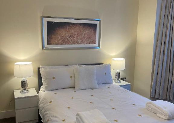 Roding Casa | The Woodford Home