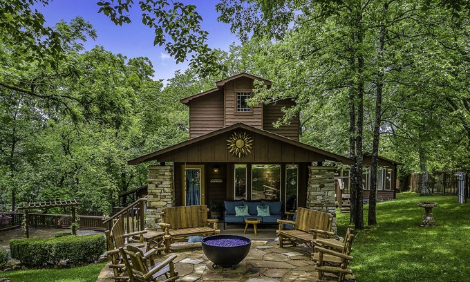 Eureka Springs Historic District Cabina | The Woods Cabins