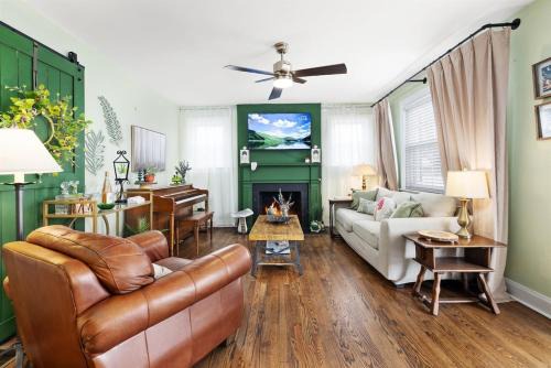 Glencliff Casa | The Woods Cozy 3BR Cottage Near Downtown