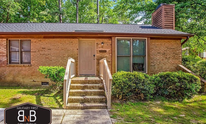Fayetteville Casa | The Woodside Guest House II