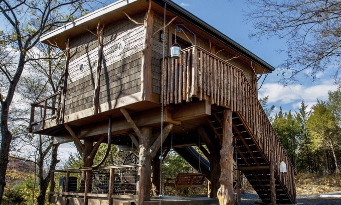 Sevierville Cabina | ✨The World's First Interactive Treehouse Resort! Chasing Fireflies Treehouse✨