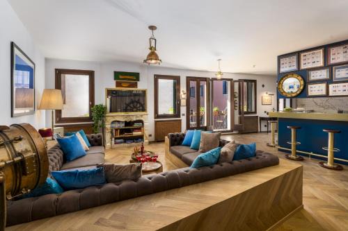 Castello Apartamento | The Yacht House Canal View