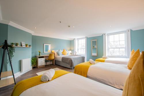 City Centre Dublin Casa | The Yellow Door by Shortstays