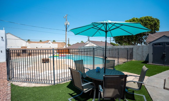 Yuma Townsite Casa | The Yuma White Modern Pool Home