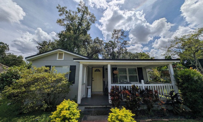 Orlando Casa | The Zen Den, a charming 2-bedroom house in gorgeous Orlando with AC