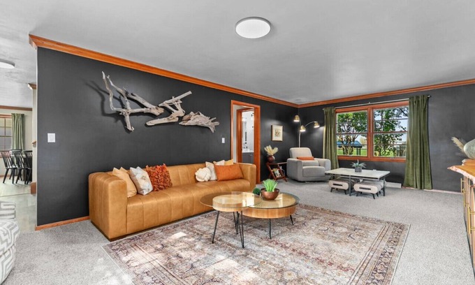 Appleton Casa | Theatre Room|Firepit|Grill|Waffle bar|Pets!