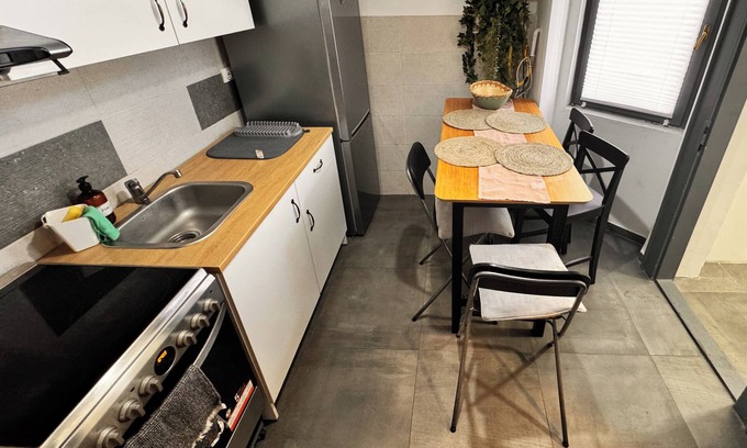 Grbavica Apartamento | TheCozyHouse-Pet Friendly, Cottage garden, Great location