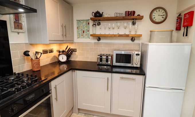 Adderbury Cabaña | THELWALL COTTAGE, romantic, with open fire in Adderbury