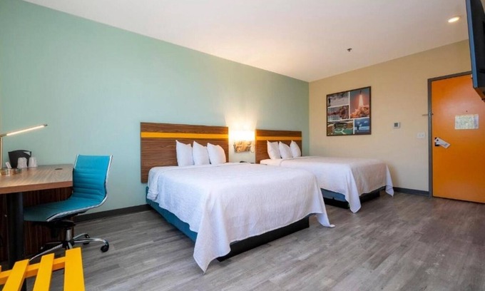 Florida Central Atlantic Coast Hotel | Theme Park Getaway! Pool, Minutes to Universal, Premium Outlets, SeaWorld